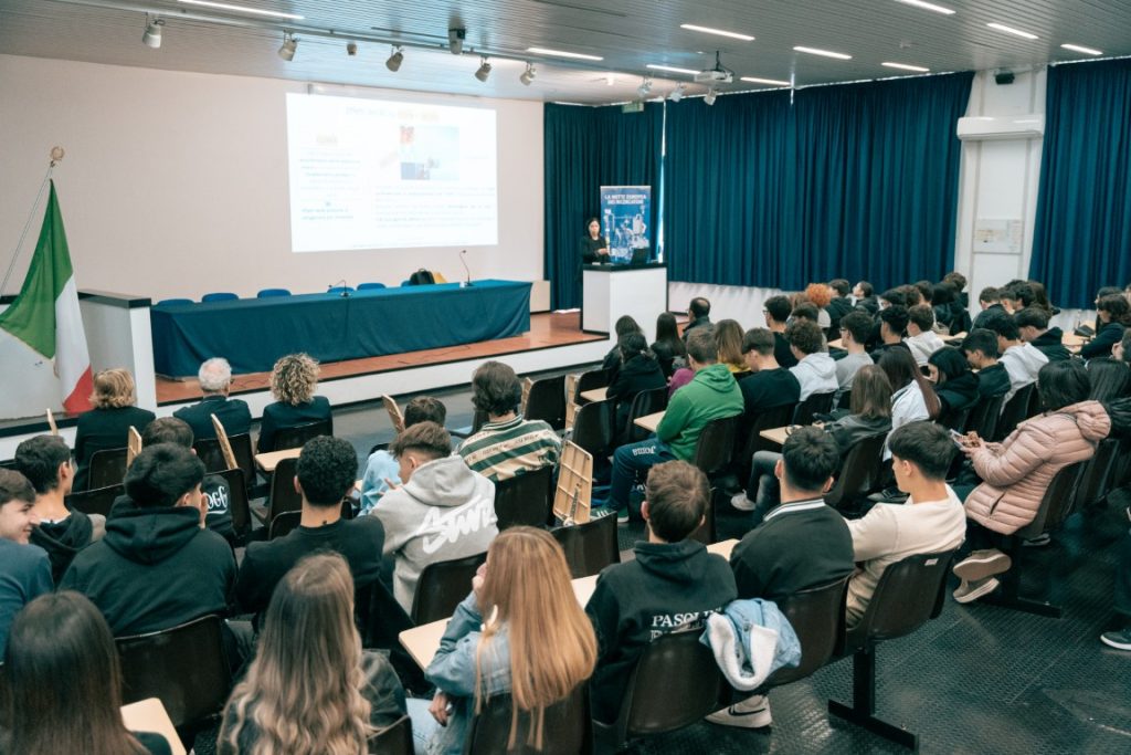 Il CNR-IMAA incontra le scuole. Lezioni Aperte